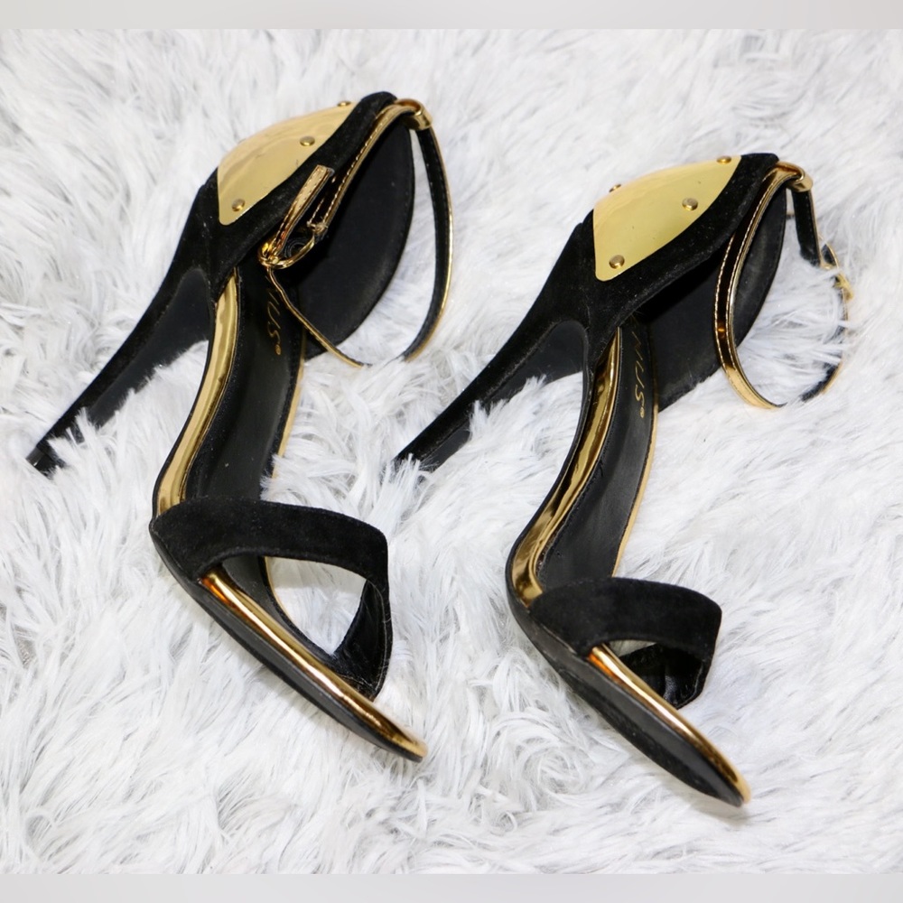 Womens Black Gold Strappy Heels Size 6 Open Toe Ankle Strap Stiletto Sandals